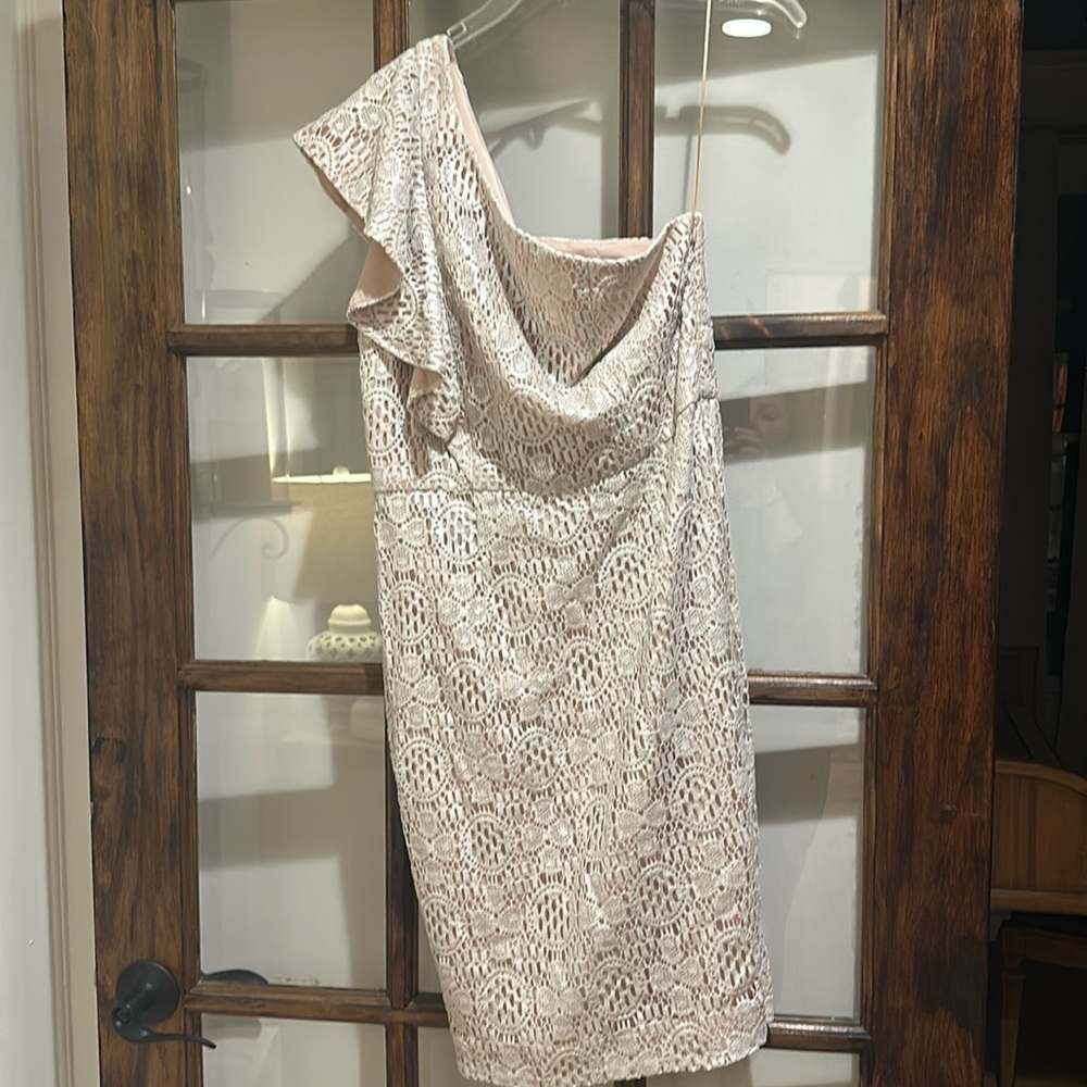 Trina Turk Size 8 one shoulder champagne cocktail dress